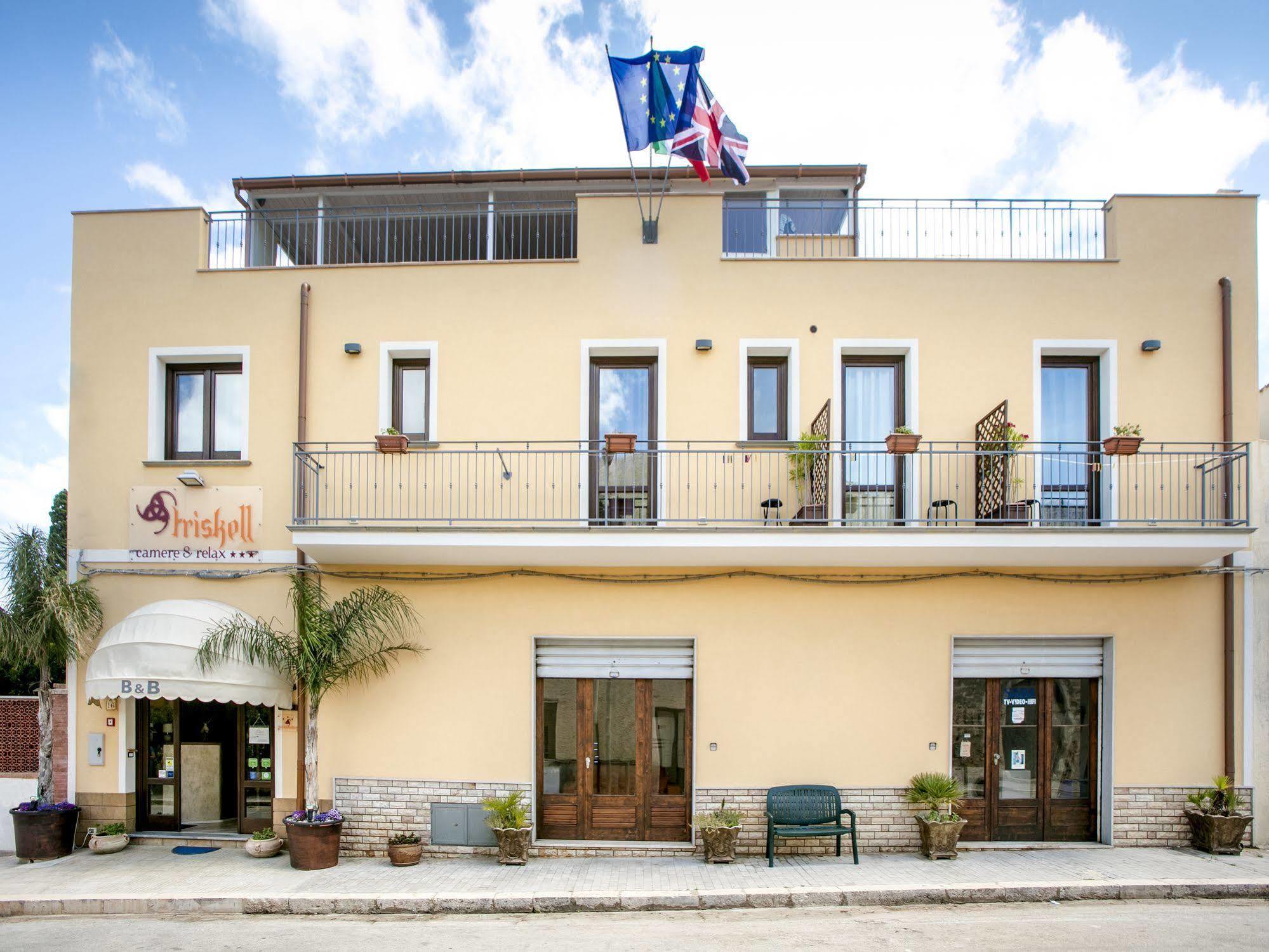 Triskell Camere & Relax Castelluzzo Bagian luar foto