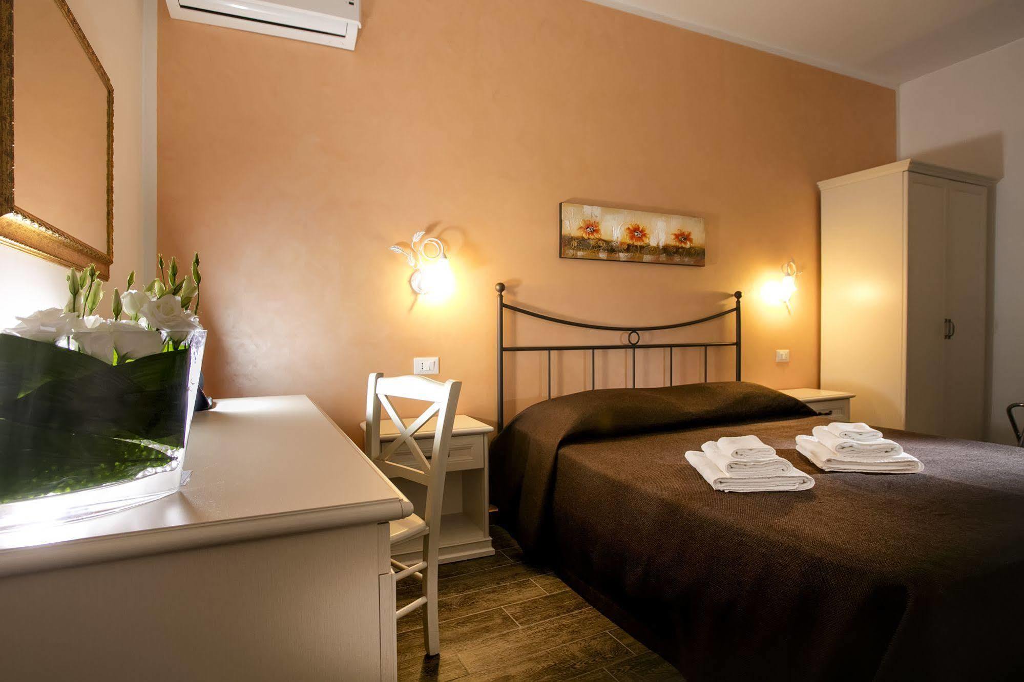 Triskell Camere & Relax Castelluzzo Bagian luar foto