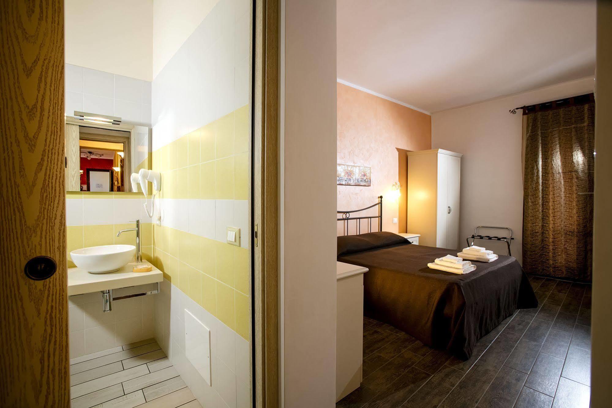 Triskell Camere & Relax Castelluzzo Bagian luar foto