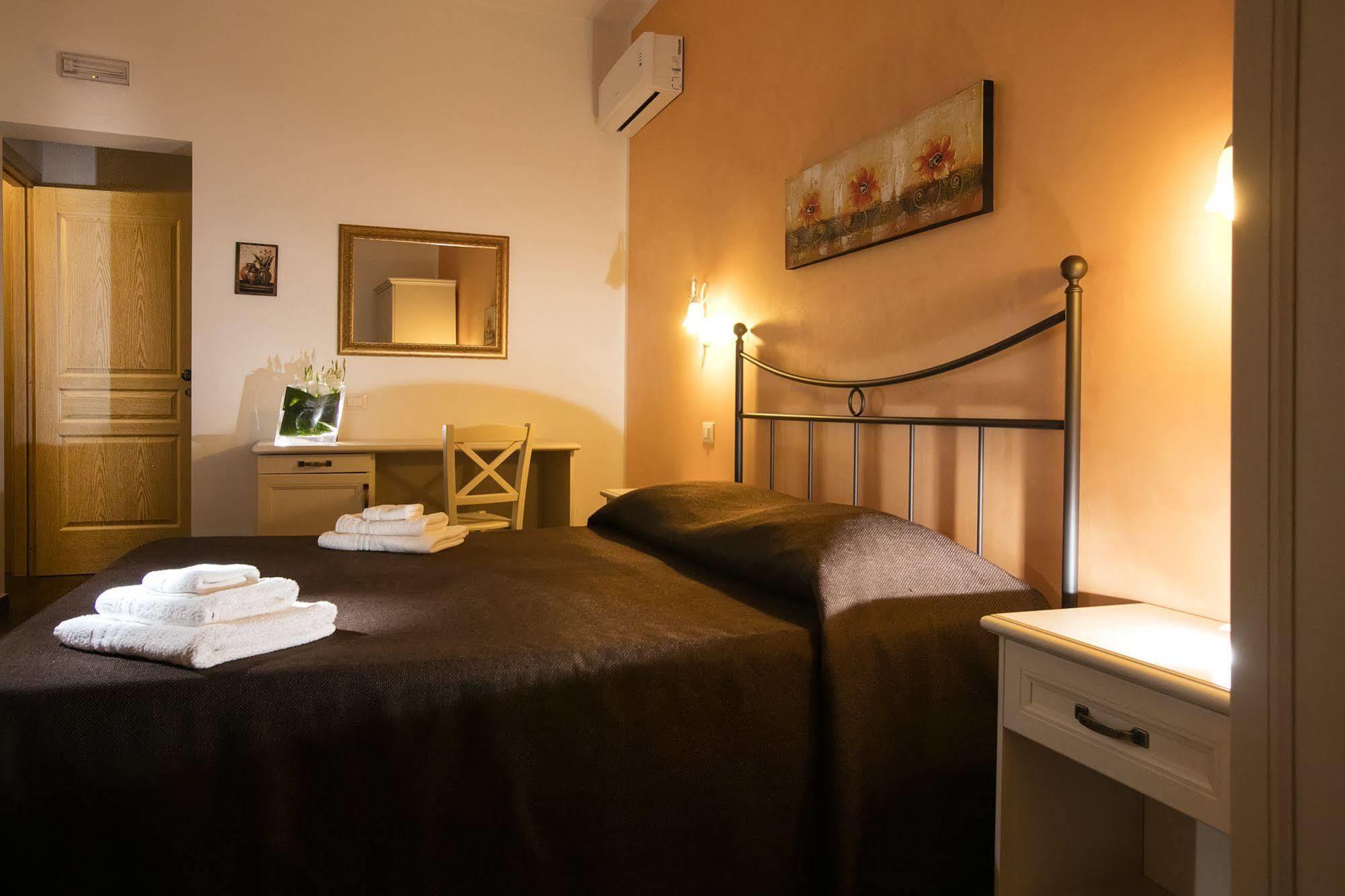 Triskell Camere & Relax Castelluzzo Bagian luar foto