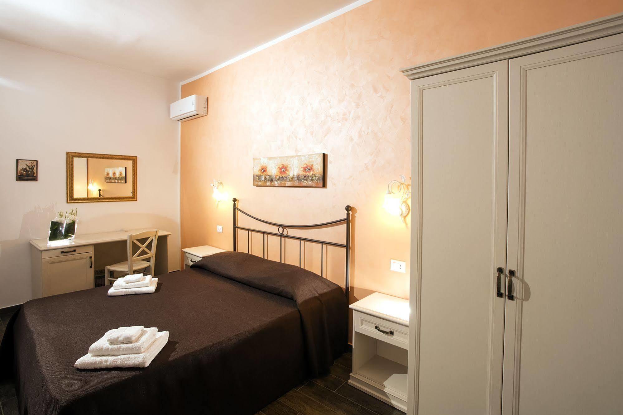 Triskell Camere & Relax Castelluzzo Bagian luar foto